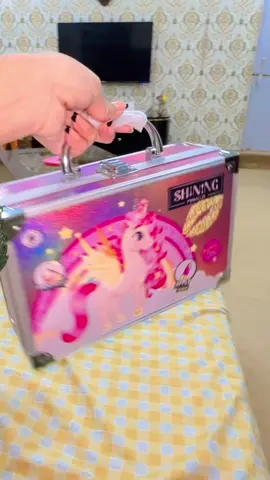 Baby makeup kit🌸 #babymakeup #babymakeupkit #babypink #pinkbaby26🎀 #cutebaby #mashallah #foryoupage #fypシ゚viral #fyppppppppppppppppppppppp #fairyvibes🧚‍♀️✨💞 #viralreelsvideo❤️❤️🔥🔥💯💯💥💥🙏 