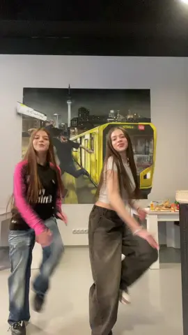 cause‘ its so colddd w/ @ZAH1DE #dance #foryou #trending #neighborhood #viral 