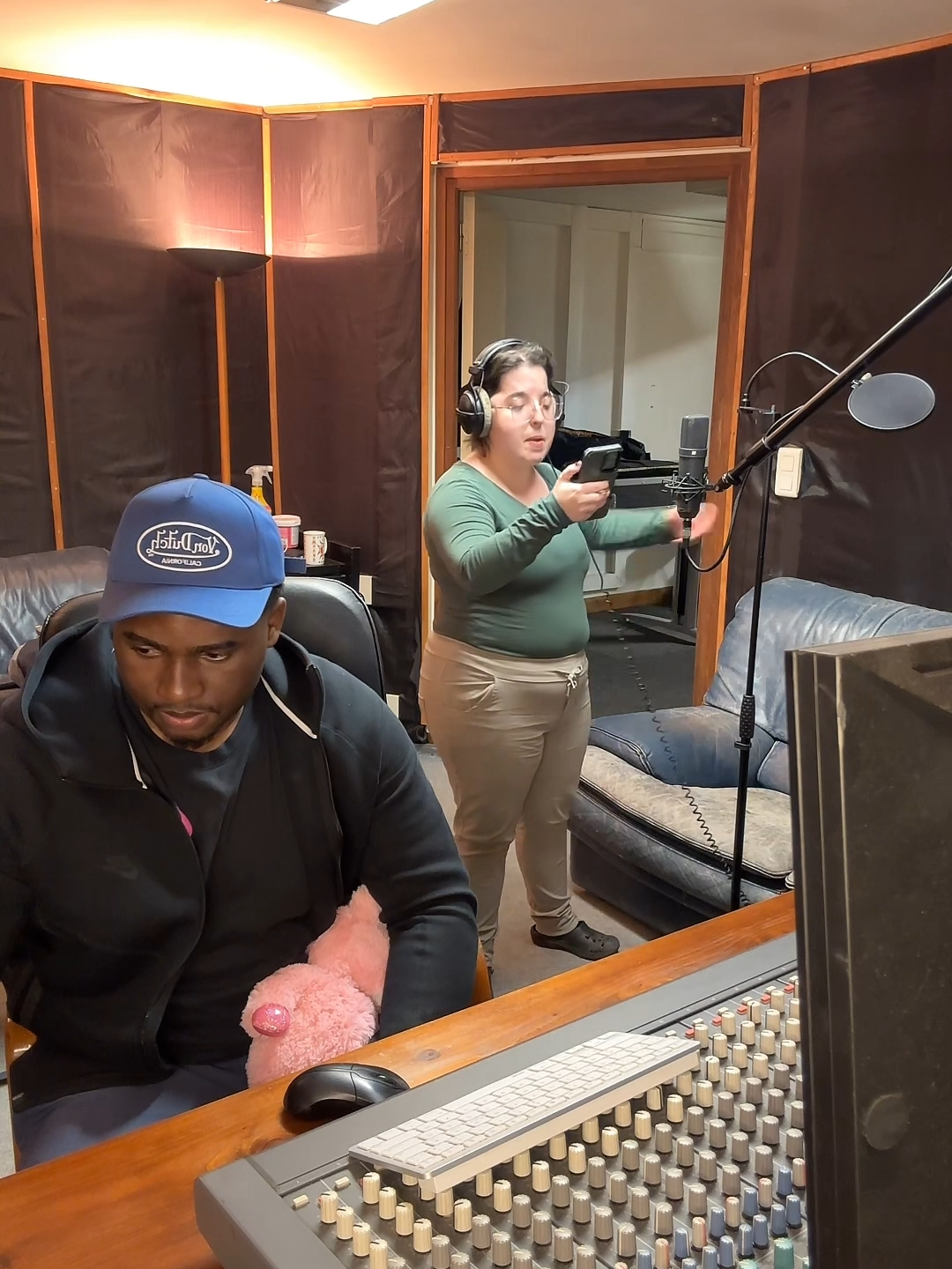 sceance studio morgane makeup elle fait un son rap sur le harcelement @morganemakeupytb780 @passetime0 #harcelement #morgane #morganemakeup #studio