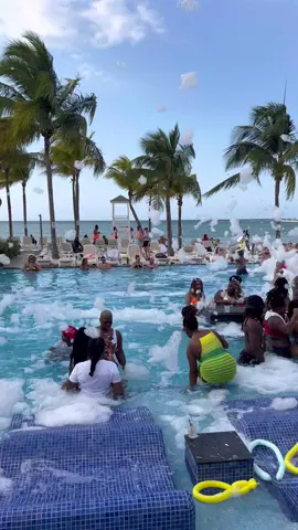 Pool Party RIU Reggae #jamaica #party #fun 
