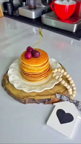 ده دقیقه ای درست کن از نتیجه شگفت زده میشی 😍🤩 ذخیره کن تا سر فرصت درست کنی 😋 ✨ مواد لازم :  تخم‌مرغ : ۱ عدد شیر یا آب : ۴‌ ق غ خ  روغن : ۲ ق غ خ  شکر : ۱ ق غ خ  آرد : ۴ ق غ خ وانیل : نوک ق چ خ بکینگ پودر : نصف ق چ خ ❌ طرز تهیه بصورت کامل در کلیپ گفته شده، نکته ی آخر کلیپ را حتماً ببینید ❌ #پنکیک  #پنکیک😋  #صبحانه  #صبحانه_خوشمزه  #صبحانه_سالم  #صبحانه_کامل  #شیرینی  #خوشمزه  #خوشمزه_خونگی  #خوشمزه😋  #خوشمزه_سالم  #خوشمزه_ها  #آشپزی  #شیرینی_خوشمزه  #آموزش  #اموزش  #یادبگیریم  #مفید  #کاربردی  #خانه  #کدبانو  #عصرانه  #کودکان  #دورهمی_عالی😍  #عصرانه_خوشمزه  #خوراکی  #خوردنی  #خوردنیها  #خلاقیت  #دورهمی  #دسر  #دسرخانگی  #دسرساده  #دسر_خوشمزه  #میان_وعده  #میان_وعده_سالم  #ترفند  #ایده  #هنر  #فن  #تکنیک  #کاربردی  #کلیپ  #جدید  #فارسی_زبانهای_جهان  #فارسی_زبانان_اروپا  #ایران  #ایرانیان  #persian  #persiantiktok  #persianfood  #iran  #iranian  #iranianfood  #iraniantiktok  #iran🇮🇷  #IRAN 