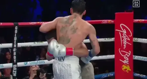 When Clinching Goes Wrong‼️ Here’s the 3rd knockdown where Ryan Garcia broke Devin Haney’s secret clinching code with a right to left hook combination that possibly broke Haney’s jaw…Unreal‼️ #Boxing #HaneyGarcia