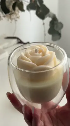 🤍🤍🤍 #soywaxcandles #handmadecandles #candlemakingbusiness #scentedcandle #flowercandle #makingcandles #makecandleswithme #fyp #jarcandle 