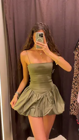 The shape >> @ZARA thank you💘      #zara #zarahaul #zaranewin #zaraspring #zaragirl #zaraviraldress #viraldress #fashion #OOTD #fyp #perte #parati #viral #auroracontiii 