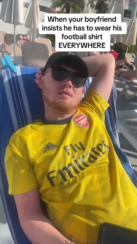 Jack lack of involvement is hilarious 😂 #footballtiktok #footballtok #holidaytok #creatorsearchinsights #fyp #smallbusinesssupport #girlsupportgirls #tiktok #bestieholiday #funnyviral #couplescomedy #couplesoftiktok #funnyviral #adviceforgirls 