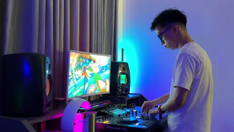 Giữ Em Đi Nam Con Remix #namconremix #exclusivemusic #kissingonmytattoo #CapCut 