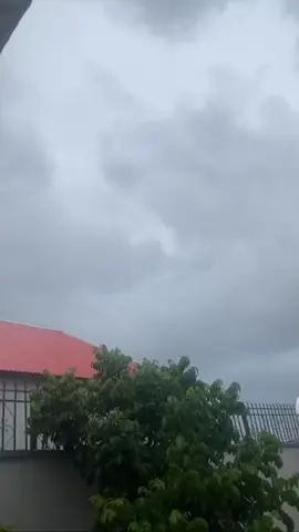 Durbaan cirku waa daruur, maalin rooban ☁️🌧️🍀🌴. #fyp #fypシ゚viral #explore #somalitiktok #foryoupage #CapCut #rain 