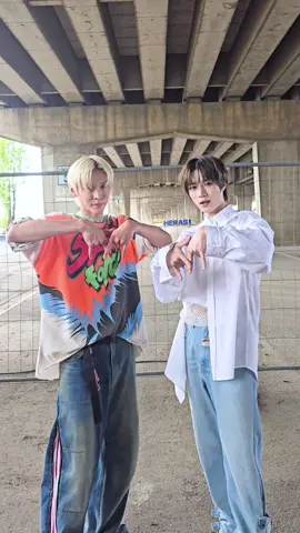 떠올려봐 #범규 와 #은석 의 promise🤙🧡 @RIIZE  #내일에서_기다릴게 #I_ll_See_You_There_Tomorrow  #TXT #BEOMGYU #RIIZE #EUNSEOK