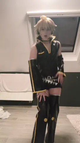 Karma - Len Kagamine 🔥 . . . #len #lenkagamine #cosplay #cosplayer #lencosplay #vocaloid #punkishlen #projectdiva #fyp #foryou #ad0reartiemistrr #trend #karma #jojo #song #dance 