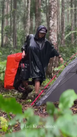 Struggle in heavy rain. Full video in my youtube, link in bio ❤️ #campingheavyrain #campingintherain #heavyrain #rain