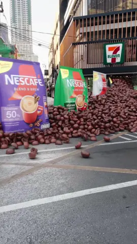 Nescafe mang hương cà phê thơm lừng ra khắp phố phường Thái Lan qua loạt quảng cáo CGI - FOOH (Fake Out Of Home Advertising) thu hút người xem. #RGB #Creative #CreativeVibes #AdVibes #advertising #FOOH #DOOH #CGI #CGIadvertising #marketing