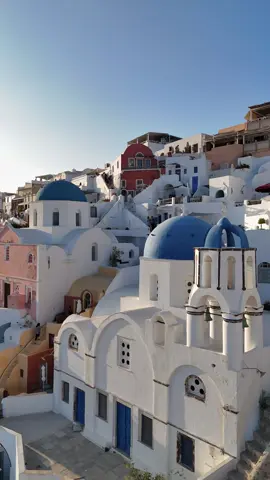 Santorini bliss 🤍 #santorini #greece #greecesummer #greecetravel #travelgenius #ugc #solotravel 