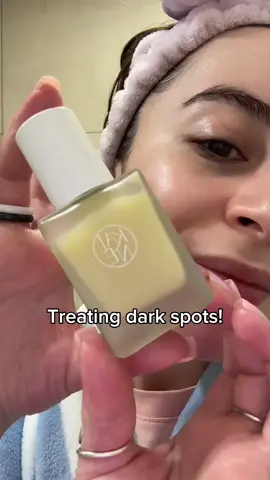 Are you familiar with @KAINE ?!  I’ve been hearing about it for some time, and I finally got my hands on their Vita Drop Serum ✨ This serum is infused with 73% Vitamin Tree Fruit Extract and Niacinamide for gentle brightening and antioxidative benefits, resulting in a radiant, youthful skin tone 🥰 Upon trying it, I found that it effortlessly glides onto the skin with its watery texture ✨ Plus, it has a refreshing scent and leaves a non-greasy finish ✨ #kaine #sensitiveskincare #veganskincare #glassskin #hyperpigmentation  #darkspots #skincareessentials #skincare 