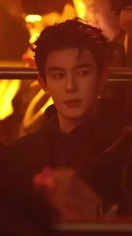 I'm little bit afraid of him , when he stares like that 🫣🖤 #夏之光 #xiazhiguang #summerlight #阮南烛 #ruannanzhu #fyp #foryou 