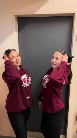 GAME DAY HAIRSTYLE 🏈🤞🏻 #cheer #cheerleading #cheerleader #cheers #cheerup #cheerleaders #cheerleadersoftiktok #cheerleadingtiktok #cheerup #cheersquad #cheertok #cheerstunt #cheerstunts #coach #stuntgroup #stuntgroups #cheercoach #Summer #sport #sports #sportstiktok #cheerleadinggermany #germancheerleader #flyer #flyers #base #bases #backspot #backspots #fy #fp #foryou #foryoupage #fürdich #viral #viralvideo #viraltiktok #greyhound #greyhounds #wuppertal #greyhoundslovers #team #together #video #videos #game #gameday #gamedayhair #hair #hairstyle #hairtok #hairstyles #hairstylist #sleek #sleekhair #slickback 