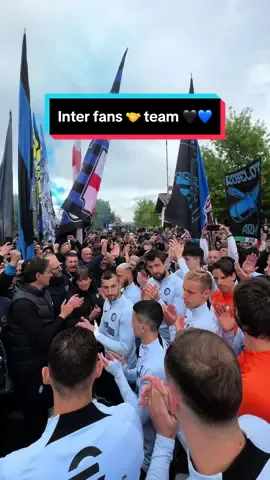 OURS FANS ARE THE BEST 🖤💙 #ForzaInter #Inter #Fans #AppianoGentile #Tifosi #Squadra #TikTokFootball #TikTokCalcio #Football #Calcio #Team #InterFans 