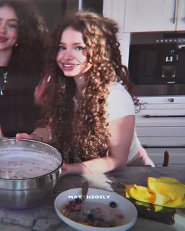 SHE SAID SHE IS FROM THE ISLAND @sundaykalogeras @demitrakalogeras @eliana.kalogeras #sundaykalogeras #kalogerassisters #fyp #viral #global #aftereffects