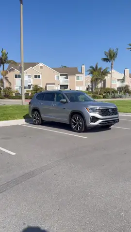 Worth $53K? 🤔🤷🏽‍♂️ #vw #volkswagen #atlas #suv #familycar #cartok #foryoupage #foryou 