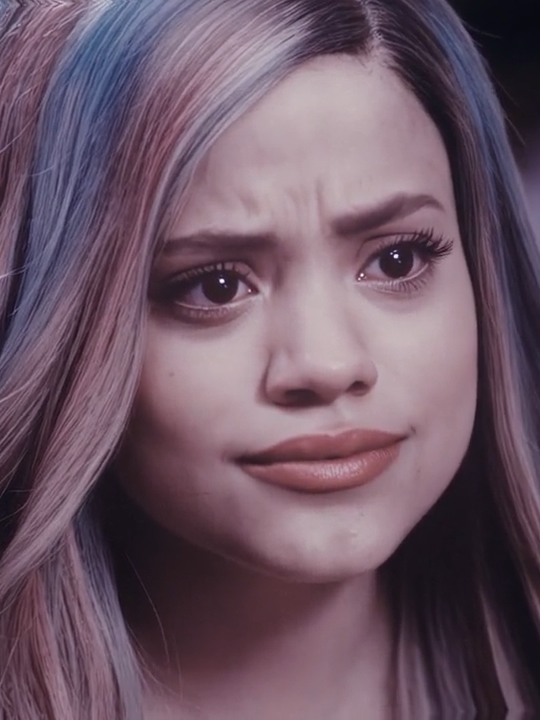 Descendants 4 will never live up to this love triangle | #descendants #descendantsedit #itsnotwonder #xyzbca #foryou #sarahjeffery #queenofmean #descendants4 #dovecameron #disney