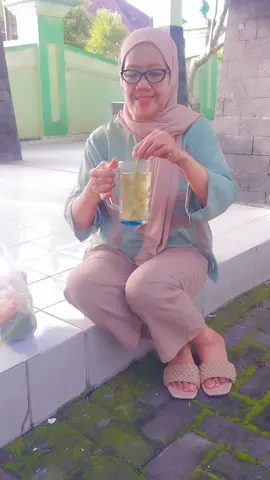 penasaran pingin nyoba kuliner jajanan di pasar ngasem Yogja yg viral 👍 #jajanan #jajananyogya #jajananlegendaris #jajanantradisional #jajananrumahan #jajananrumahanenak #ditengahkotayogya #bikinramevidio #ingatkenangannya #fyp #fypage 