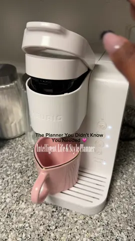 Staying consistent with sticking to exactly what you planned can sometime be harder than we think. So thankful to have this new planner from @Intelligent Change 💗📓 .. #intelligentchange #lifeandstyleplanner #planner #plannertok #productivity #thefiveminutejournal #planner #bestplanner #organize #planwithme #fyp #sunday #sundayreset 