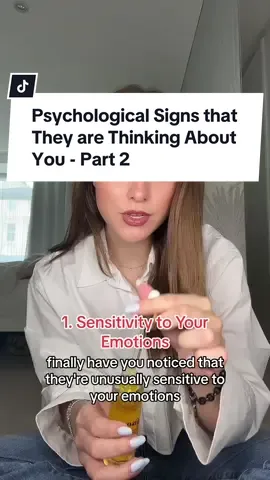 Replying to @keekaz Do you know other signs? Let me know!! #psychology  #thooughts #foryoupage #thinkingaboutsomeone  explaining psychology  psychology signs  thinking about someone  psychology of thoughts and behaviour  behavioural psychology  psychology insights 