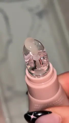 Lip Butter Luv🎀🧈 I really like this! Very light and thin. Definitely not sticky but can be goopy if you apply too much. Loveeee the scent and super moisturizing!! Will definitely wear this beauty for sooo many lip combos!🫦 @Kylie Skin @Kylie Cosmetics  Lip Butter in Vanilla Caramel. #makeup #makeuptrends #makeupreels #makeupobsessed #makeupaddict #beauty #beautyreels #beautytrends #beautyobsessed #beautyaddict #likes #ulta #sephora #makeup2024 #trends #reels #explore #explorepage #viralmakeup #viral #kyliecosmetics #kylieskin #kyliejenner #lipbalm #lipbutter #skincare #lipgloss #skincaretexture #vanilla #lipmask