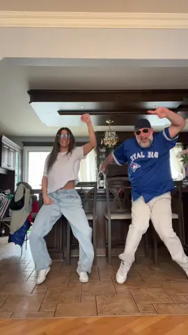 Everybody dance now @Éric Haley  #tiktokdad #family #fun 