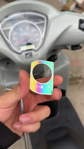 Miếng dán ổ khoá titan dành cho xe vision từ 2021 - 2024