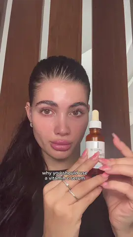 Your sign to start with a vitamin c serum ✨✨✨ #brightening #clearskin #glassskin #koreanskincare #vitaminserum #skincareroutine #larocheposay 