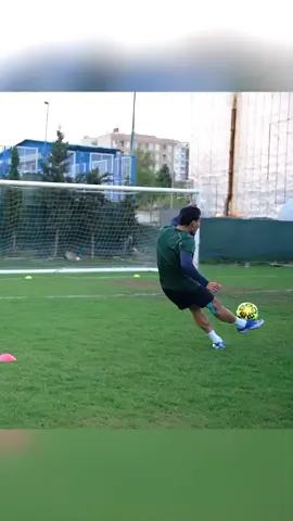⚽️🔥Training with player of Iranian National team   Intensive Training Sessions Train alongside Saleh Hardani ,  ✅ Book Online: Visit our website: link bio #football #footballtiktok #soccerskills #footballskills 