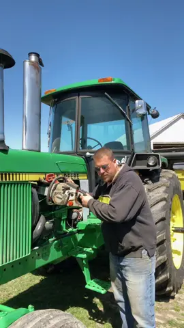 @John Deere #chieftractorofficer#tractorguy😜 #johndeere#eclipse #solareclipse #eclipselunar #coldstart #fypシ #saltlife  