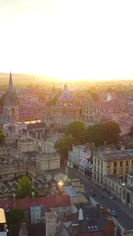 We’re now officially into the last term of the academic year at Oxford University. Work hard, give it everything you’ve got and make some memories 🙌🎓 #CapCut #oxforduniversity #oxforduni #oxfordstudent #oxfordunistudent #studyingatoxford #trinityterm #studytok 