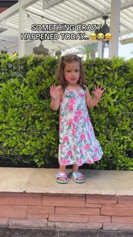 i still cant believe it!! 🥹😭😍🙏🏼 WE LOVE U GUYS! #family #Love #thankyou #dayinmylife #2million #celebration #mom #mifamilia 