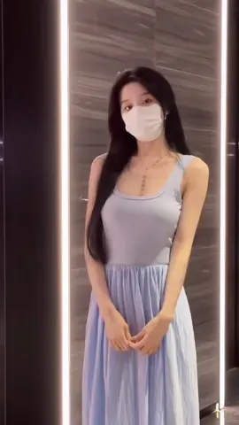 Lại gần em một chút thôi... #emxinhh #vayxinh #setdoxinh #goclamdep #vaydangdai #vayhaiday #vaydibien #viral #xuhuong 