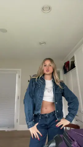 Lizzy mcalpine fit @lizzy 