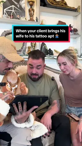 DONT BRING YOUR WIFE OR GF TO YOUR TATTOO APPOINTMENT 🙅🏽‍♂️ #tattootiktok #tattoo #tattooartist 