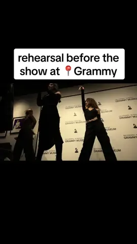 dance rehearsal before show 