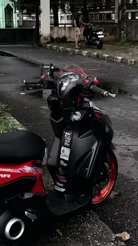 Sesama gear pun diliat aja 🤪👋 #beranda #platbm_official🏁 #teamceperpku #yamaha #geargank #miogear #miogear125 #miogearplatkt #miogear125modified #miogearorasepele 