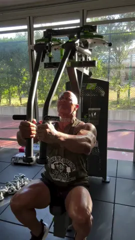 THE ROCK CHEST WORKOUT☝🏽 #therock #bodybuilding #chestworkout #romanreigns #thebloodline #tribalchief #headofthetable #WWE #wwetiktok #wwefan #wrestling #acknowledgeme #foryou #fyp 