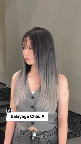 Balayage Châu Á, không đơn thuần chỉ là tẩy nhuộm khi balayage còn yêu cầu cả kỹ năng cắt tỉa tốt để cho ra hiệu ứng chuyển màu mượt mà, kết hợp cùng phối màu vùng tối gần với tóc tự nhiên của dân Châu Á. Gia tăng độ bền hiệu ứng cho mái tóc 🖤 #btchairstudio #hottrend #tócxinhmỗingày #tócnữ #smokeyhair #balayage #balayagehair #smokeybalayage #tẩynhuộm #tẩynhuộmmàuthờitrang #kieutocdep #mẫutocđẹp #nhuộmbalayage 