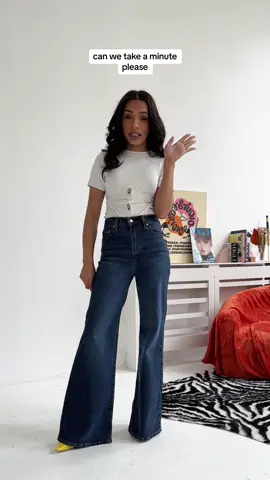 Thank me later 😉 @Levi’s  We all know how hard is it to find the perfect pair of jeans i think ive found them! This is not an Ad! They are honestly this good!  What do you think ? #levisjeans #petitefashion #70saesthetic #70sfashion 