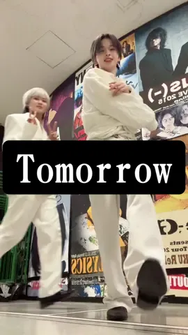 Tomorrow🫶#dance #kpop #00 #千秋です #fyp 侵入者あり🫣