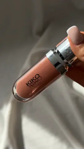 Perfect nude lipgloss for #cleangirlmakeup ✨ i'm obsessed @KIKO Milano  _______ #aesthetic#ａｅｓｔｈｅｔｉｃ#lipgloss#błyszczyk#kikomilano#ugc#ugccreator#ugcexample