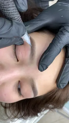 Em cần 2 mẫu phun mày trong tuần này mn đăng kí nhé. Khoá học thiết kế dáng ngày 17/05 ạ 🥰🥰