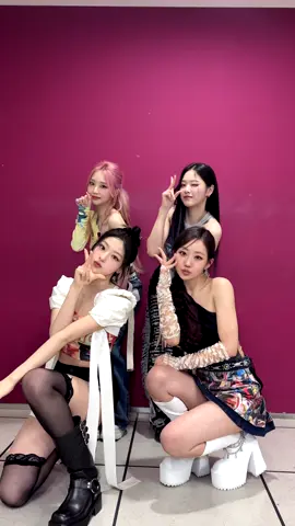 #KISSOFLIFE #JULIE #HANEUL 님과 함께 #Girls_Night_Challenge 👆🏻 @KISS OF LIFE  #루셈블 #Loossemble #현진 #HyunJin #여진 #YeoJin #키스오브라이프 #쥴리 #하늘 #One_of_a_Kind