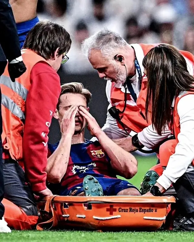 #frenkiedejong #dejong #ElClasico #injury #dejong21 #ElClasico #getwellsoon 