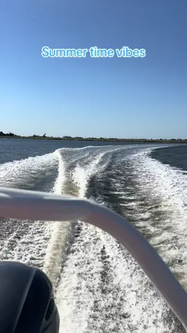 Summer time vibes #sweetsummertime #ohmy #goodlord #Summer #vibes #countrylife #boatlife #fy #fyp #trending 