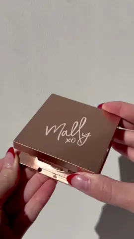 Unlock flawless vibes with Mally Beauty's Face Defender! 🌟✨ Say goodbye to caking and hello to a long-lasting matte finish that keeps you slaying all day! #mallybeauty #face #makeup