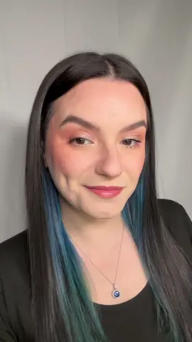 What is you fav @Rare Beauty blush? I have Joy on one side and Hope on the other 💕 . . . #makeup #makeupartist #beauty #rarebeauty #rarebeautybyselenagomez #rarebeautyblush #carlafii_makeup 